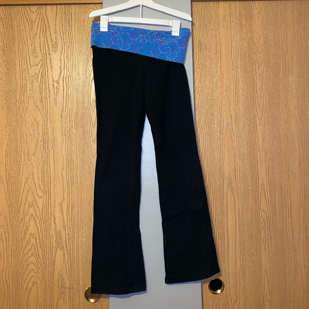 yoga pants